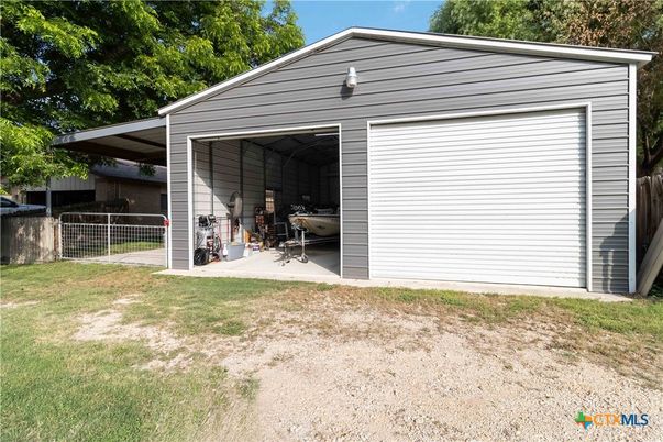 Detached Garage, Exterior