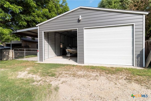 Detached Garage, Exterior