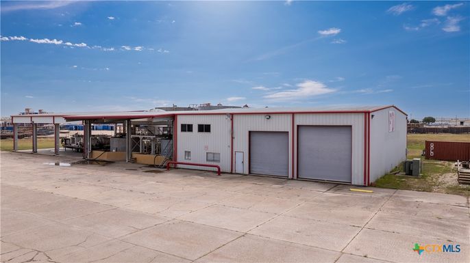 Detached Garage, Exterior