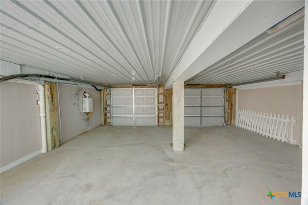 Garage, Interior