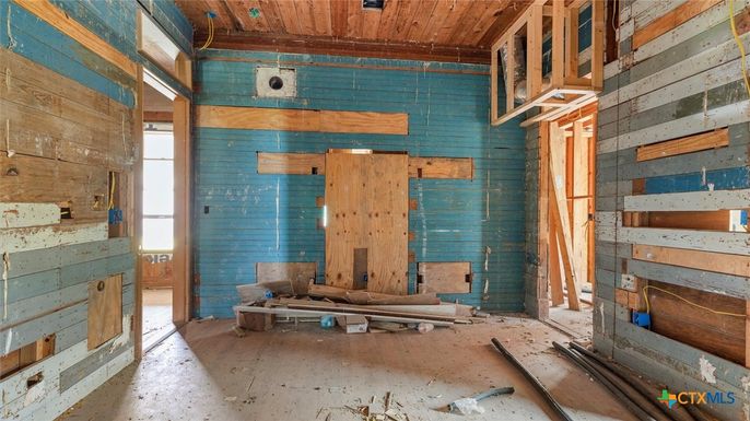 Empty room, Interior, Wooden Ceilings, Wooden Walls