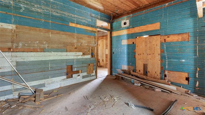 Empty room, Interior, Wooden Ceilings, Wooden Walls