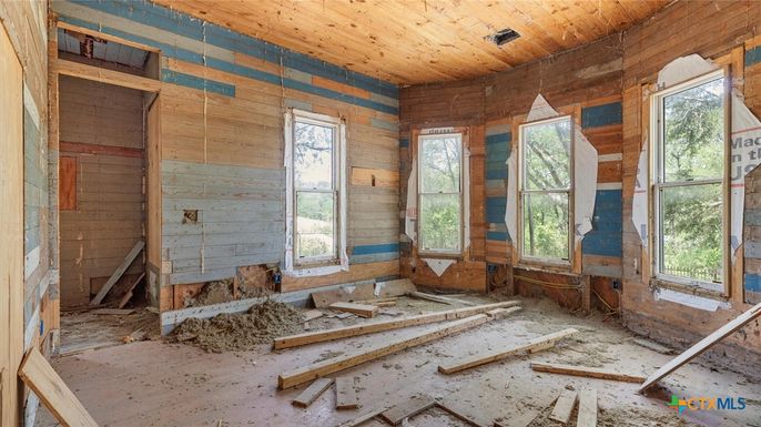 Empty room, Interior, Wooden Ceilings, Wooden Walls