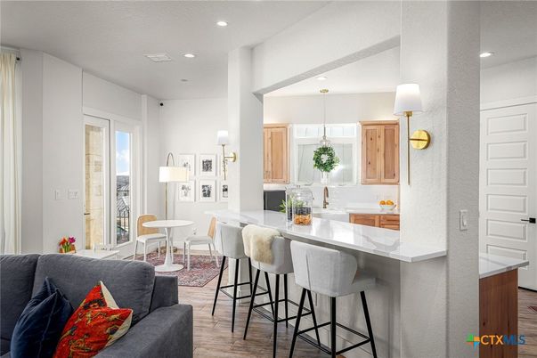 Dining room, Interior, Kitchen, Pendant Lights, Recessed Lighting, Wood Texture Flooring