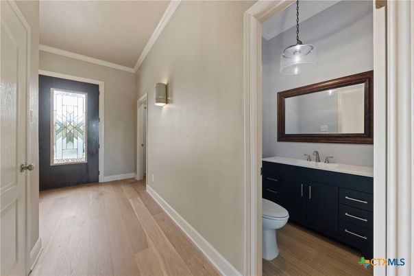 Bathroom, Interior, Pendant Lights, Wood Texture Flooring