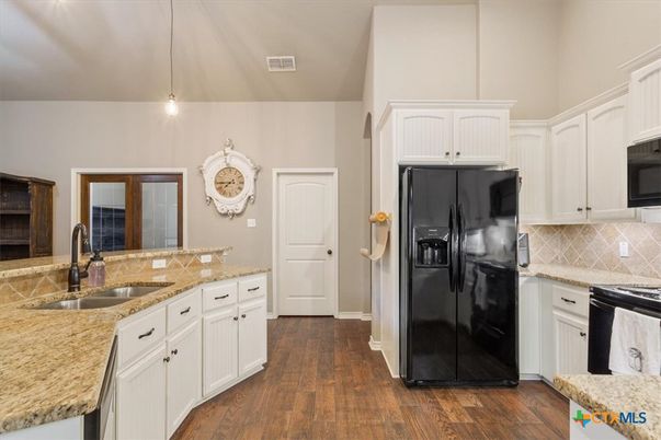 Interior, Kitchen, Pendant Lights, Wood Texture Flooring