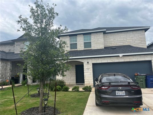 Attached, Exterior, Facade, Modern