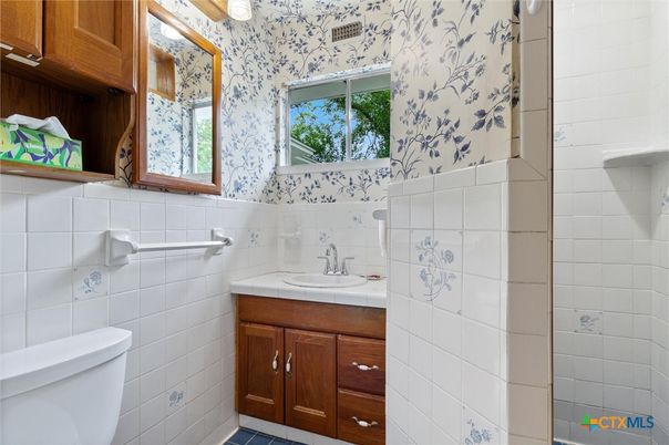Bathroom, Interior, Tile Countertops