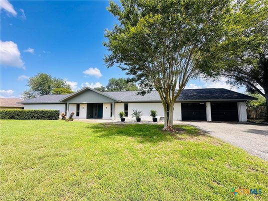 Attached, Backyard, Exterior, Facade, Ranch