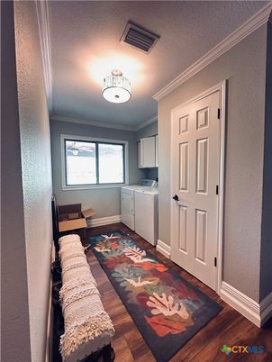 Interior, Washer, Wood Texture Flooring
