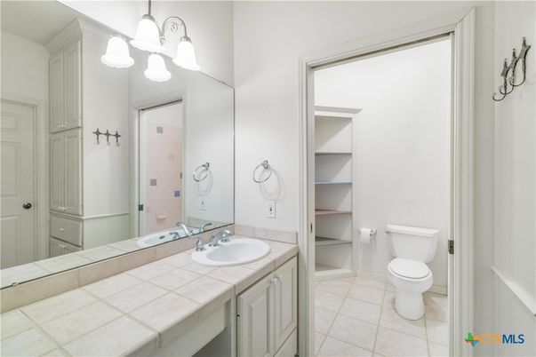 Bathroom, Interior, Tile Countertops