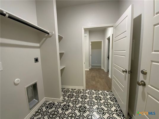 Interior, Walk-in Closets, Wood Texture Flooring