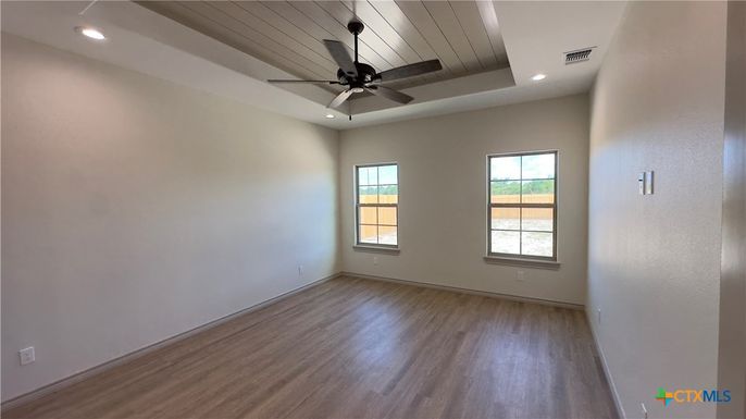 Empty room, Interior, Recessed Lighting, Wood Texture Flooring