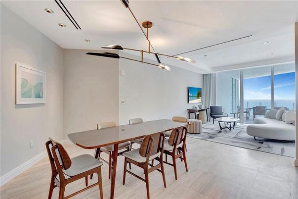 Dining room, Interior, Living room, Pendant Lights, Recessed Lighting, Water