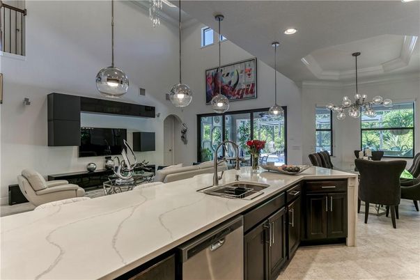 Dining room, Interior, Kitchen, Living room, Pendant Lights, Recessed Lighting, Stainless Steel Appliances