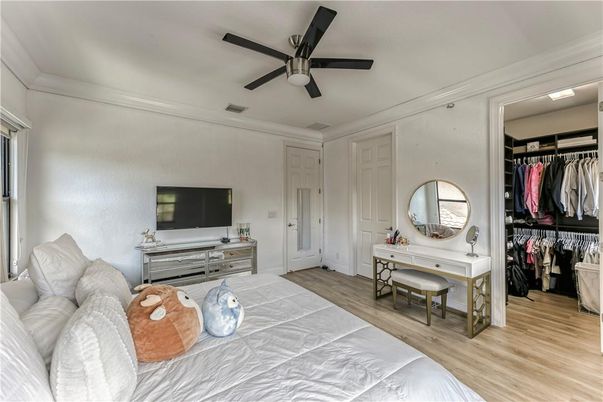 Bedroom, Interior, Walk-in Closets, Wood Texture Flooring