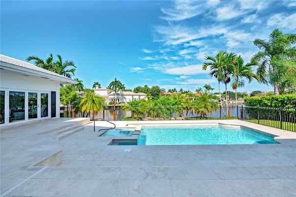 Exterior, Pool, Water