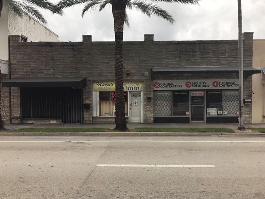 Exterior, Facade, Condo Building