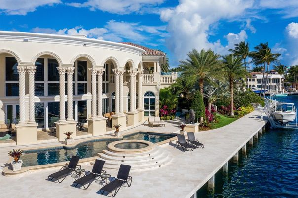 Exterior, Pool, Water