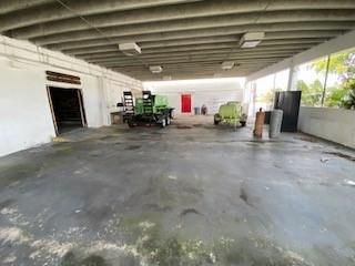 Garage, Interior
