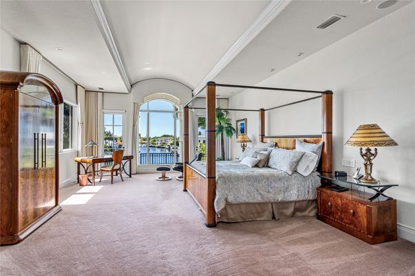 Bedroom, Dining room, Interior, Recessed Lighting
