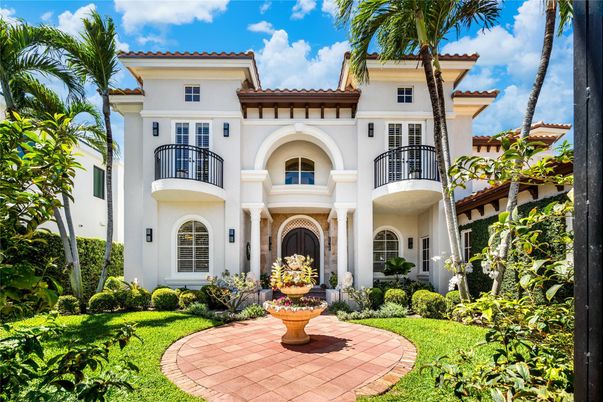 Backyard, Exterior, Facade, Mediterranean