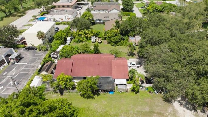Exterior, Drone