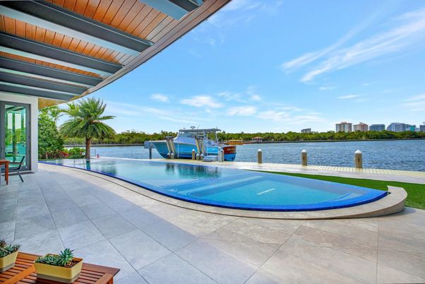 Exterior, Pool, Water