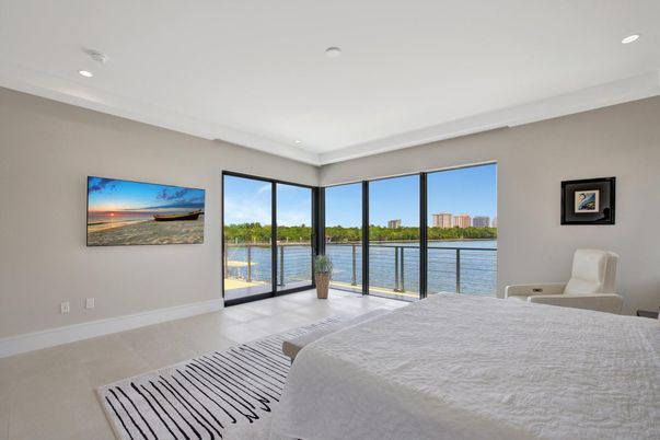 Bedroom, Interior, Recessed Lighting, Water