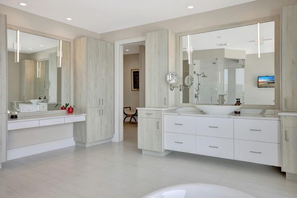 Bathroom, Dual Sink Vanities, Interior, Recessed Lighting