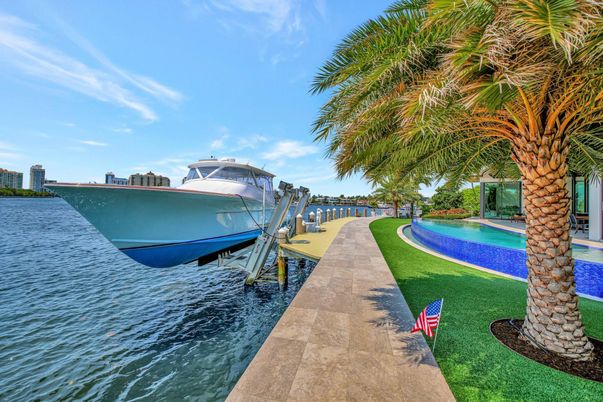 Exterior, Lake, Pool