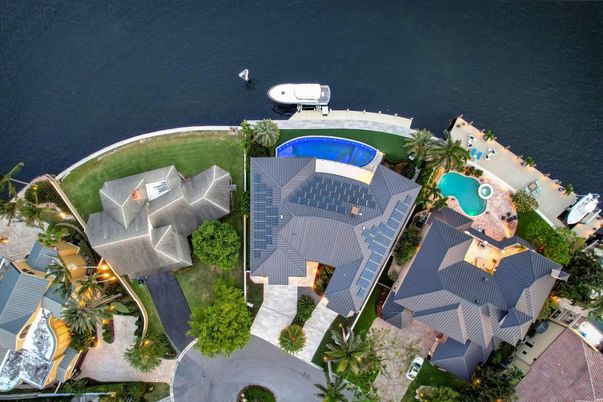 Exterior, Drone