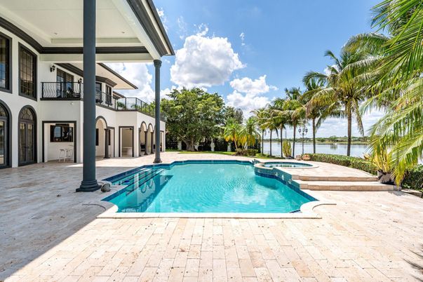 Exterior, Pool, Water
