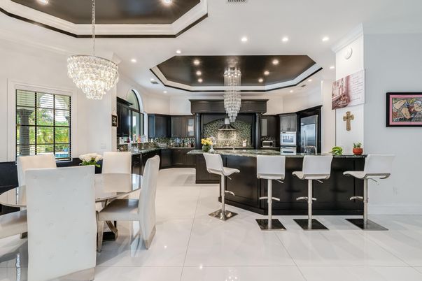 Chandelier, Dining room, Interior, Kitchen, Recessed Lighting, Stainless Steel Appliances