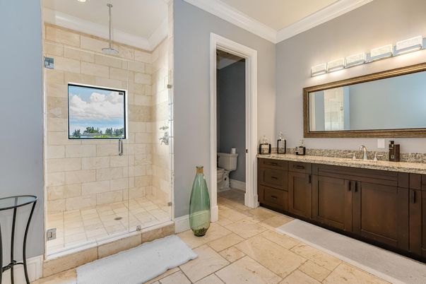Bathroom, Interior, Recessed Lighting