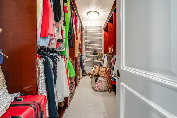 Interior, Walk-in Closets