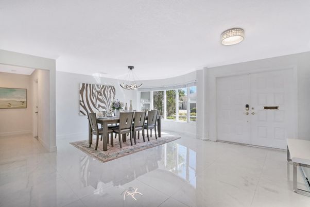 Chandelier, Dining room, Interior
