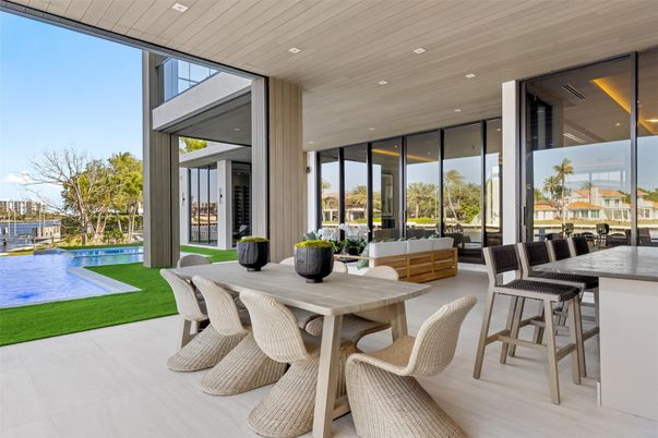 Exterior, Pool, Water