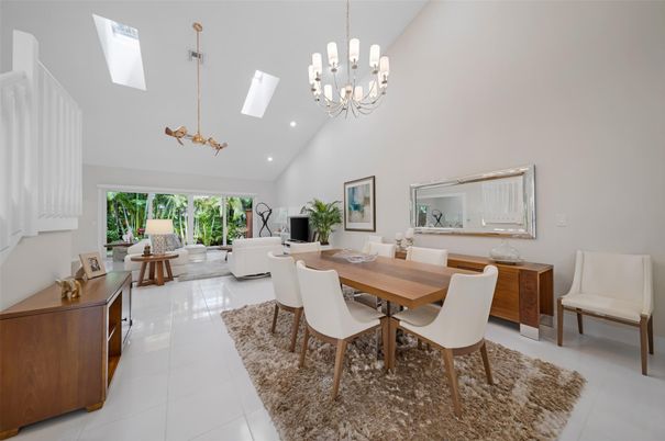 Chandelier, Dining room, Interior, Living room, Recessed Lighting