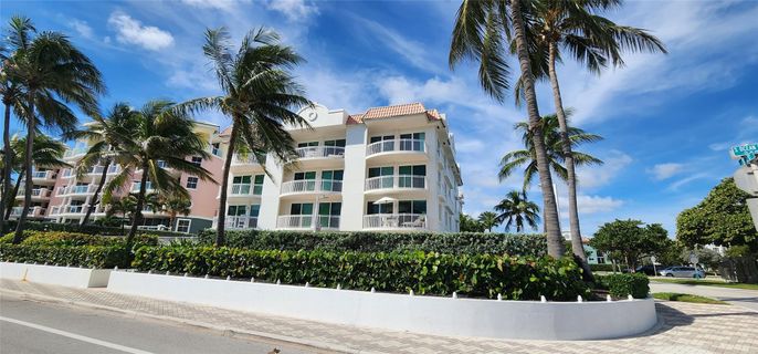 Exterior, Facade, Condo Building