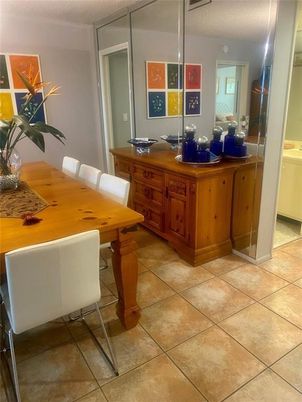 Dining room, Interior