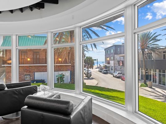 Interior, Sun Room, Water