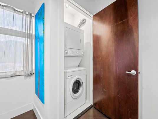 Interior, Utility Closets, Washer, Wood Texture Flooring