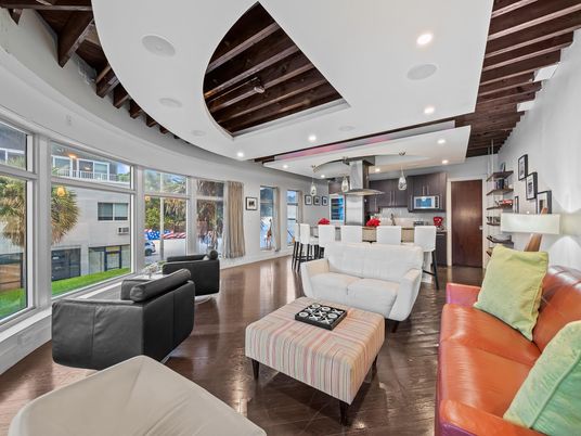Dining room, Interior, Kitchen, Living room, Pendant Lights, Recessed Lighting, Stainless Steel Appliances, Wood Texture Flooring