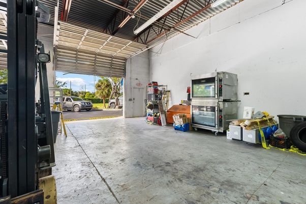 Garage, Interior