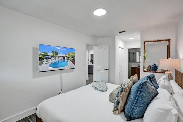 Bedroom, Interior, Recessed Lighting, Wood Texture Flooring