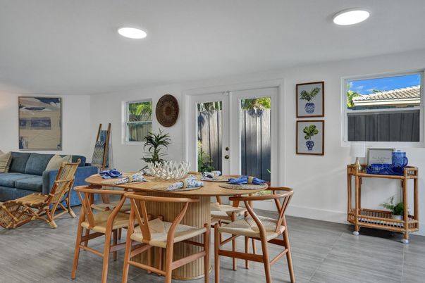 Dining room, Interior, Recessed Lighting