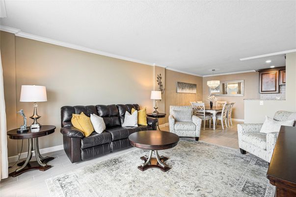 Chandelier, Dining room, Interior, Living room, Recessed Lighting, Wood Texture Flooring