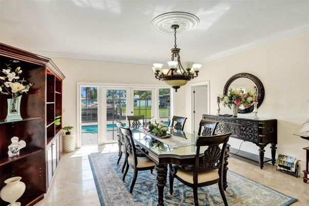Chandelier, Dining room, Interior