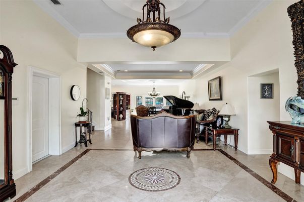 Chandelier, Interior, Piano, Recessed Lighting
